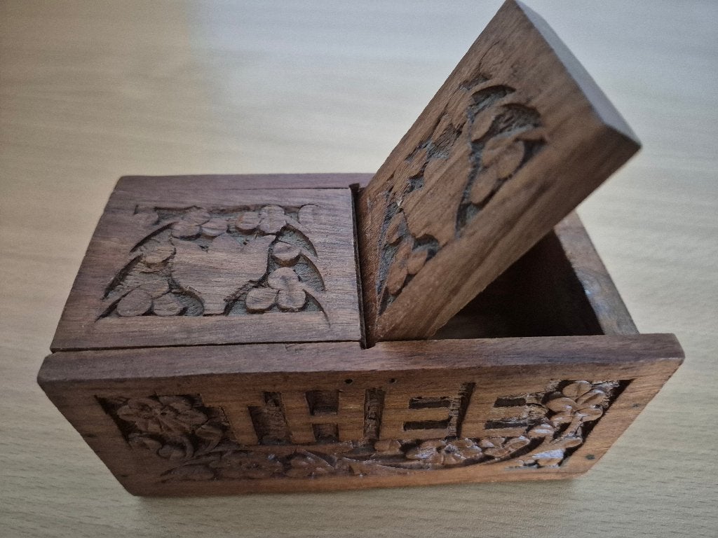 handgesneden houten kistje, Ophalen of Verzenden