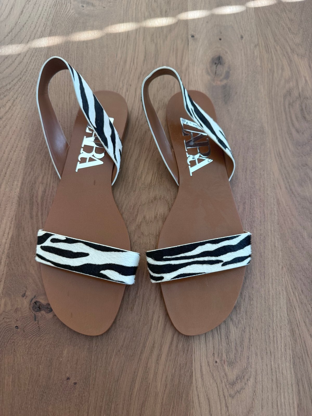 Leuke Zara sandalen met zebraprint, Zwart, Nieuw, Sandalen of Muiltjes, Ophalen of Verzenden