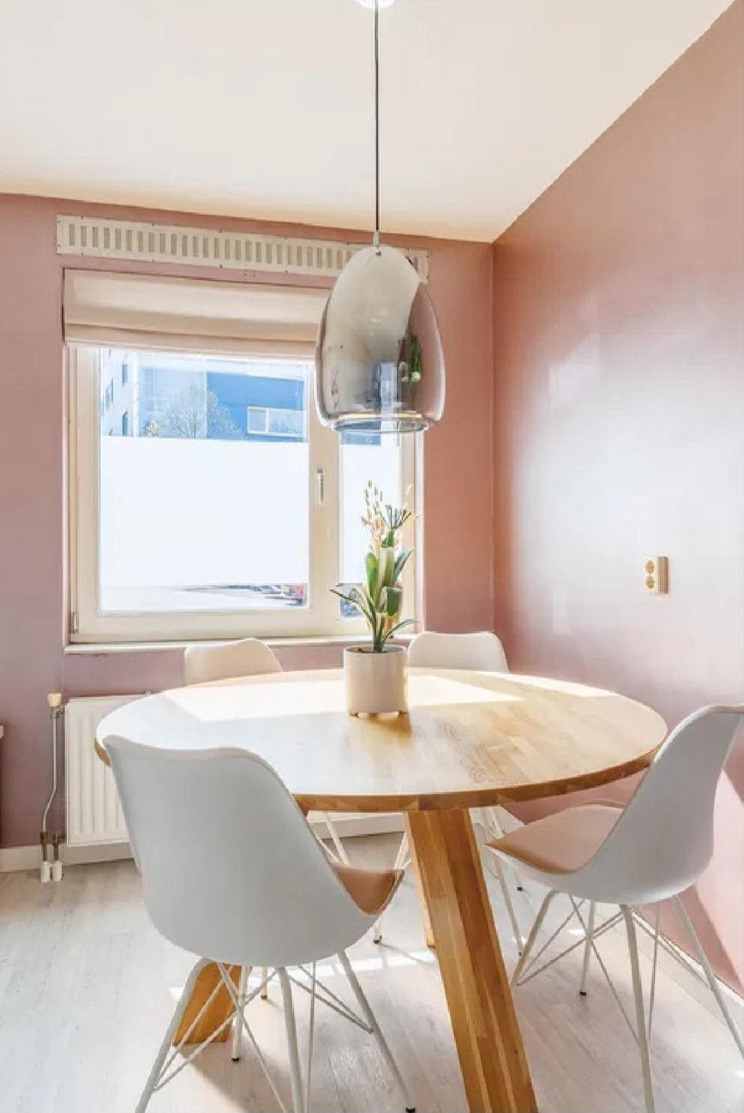 WOOOD Rhonda ronde eikenhouten tafel, Huis en Inrichting, Tafels | Eettafels, Ophalen, Gebruikt, Vier personen, 100 tot 150 cm