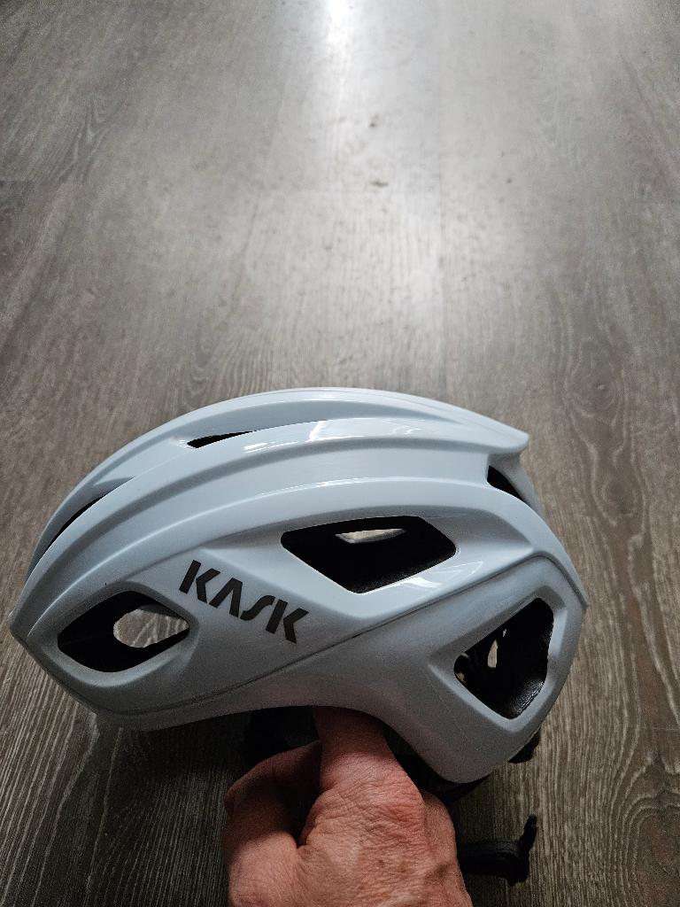 Fietshelm, Fietsen en Brommers, Fietsaccessoires | Fietshelmen, Kask, Ophalen of Verzenden, Zo goed als nieuw, L