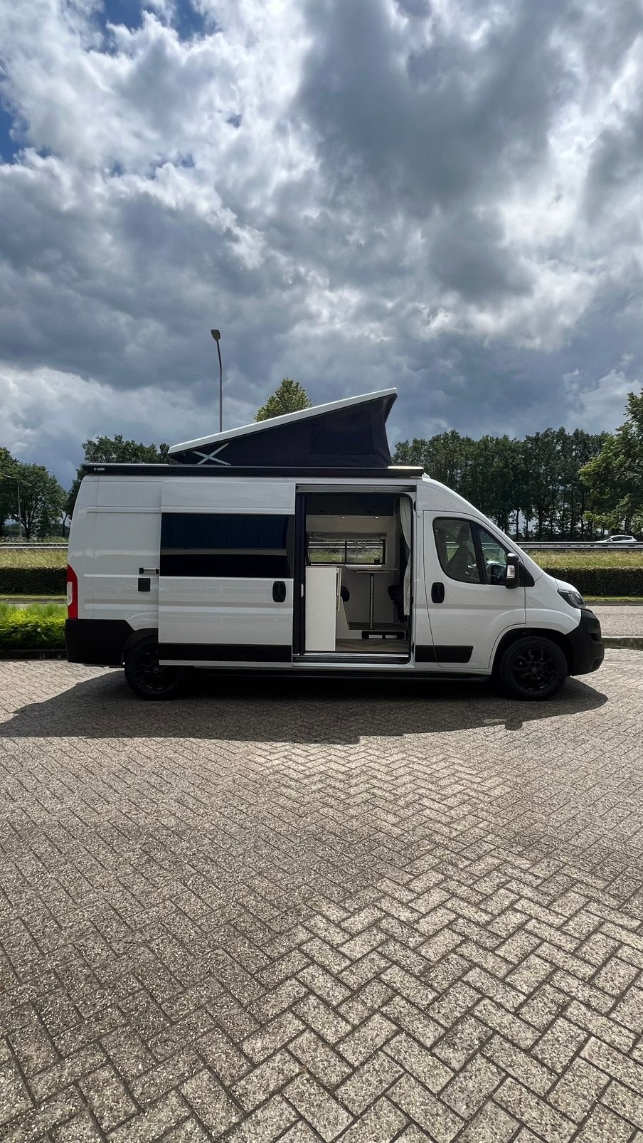 4-persoons L3H2 camper, Caravans en Kamperen, Campers, Buscamper of Camperbus, Luifel, Bedrijf, Diesel