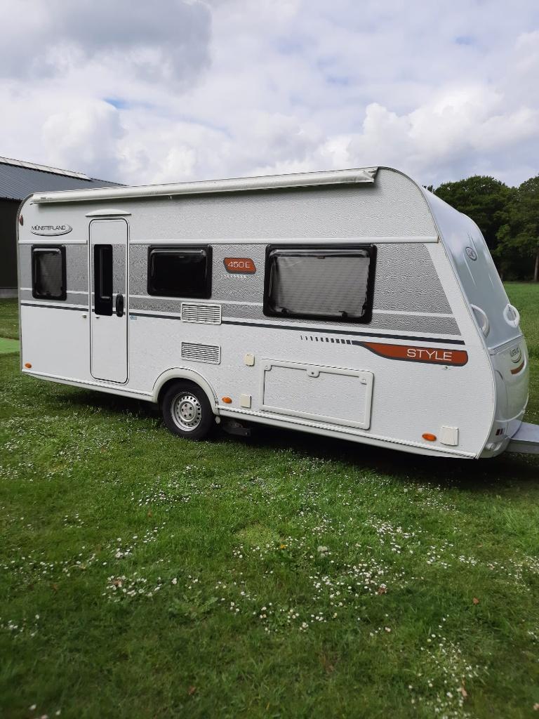 LMC 450E Style caravan met lengtebedden, Caravans en Kamperen, Caravans, Particulier, tot en met 4, 1000 - 1250 kg, Standaardzit