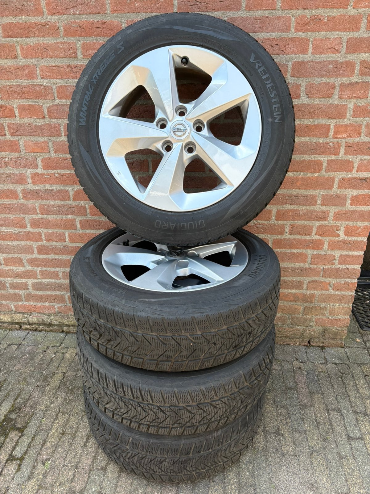 Winterbanden 215/60 R17 lichtmetaal velg Nissan Qashqai, Ophalen, Nissan