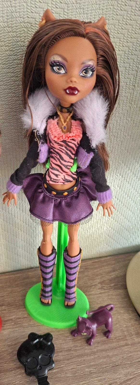 Basic G1 Monster High Clawdeen wolf met dier, standaard, kam, Verzenden, Zo goed als nieuw, Overige typen
