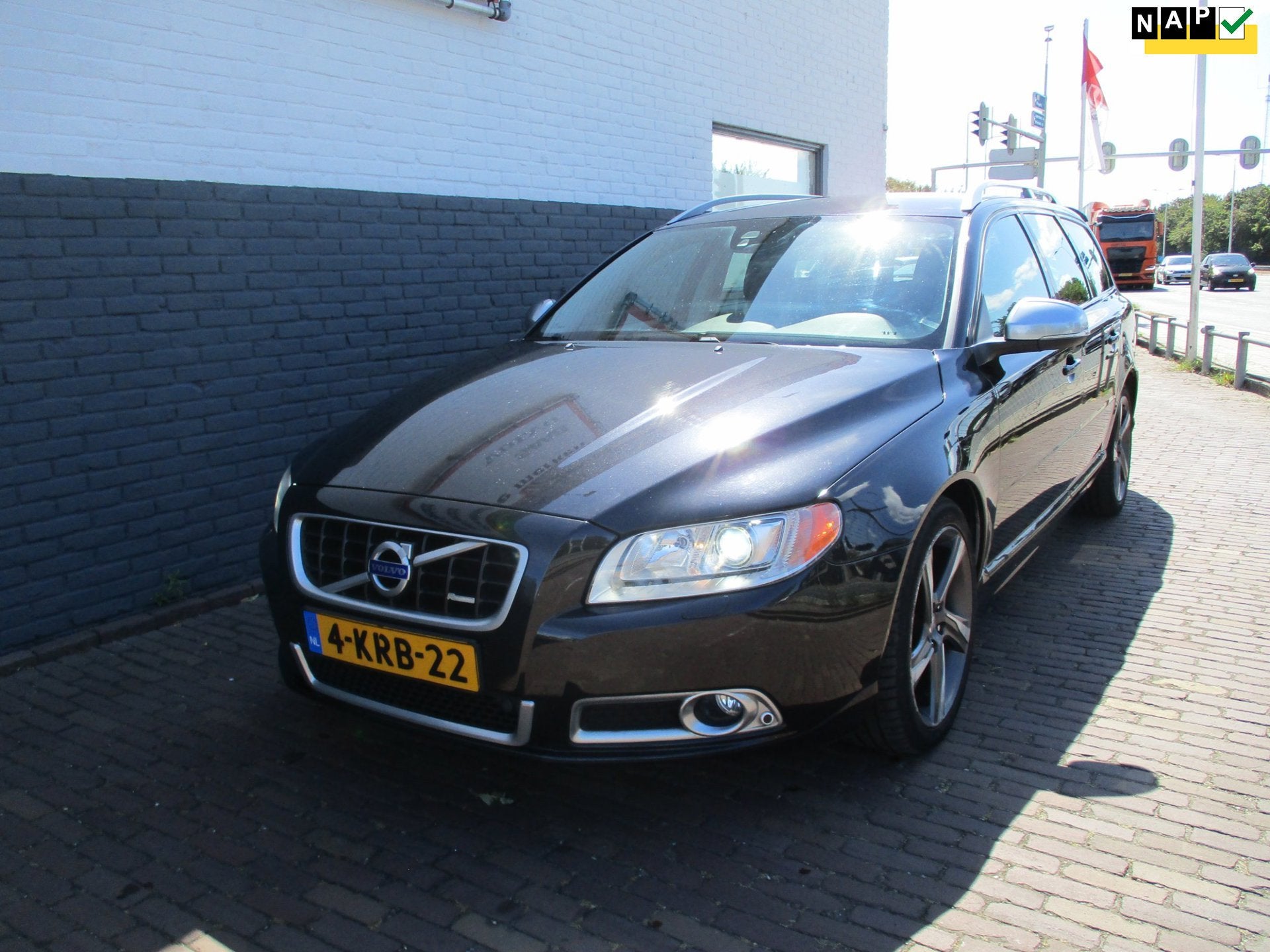 Volvo V70 1.6 T4 R-Edition, Voorwielaandrijving, 15 km/l, Zwart, 4 cilinders