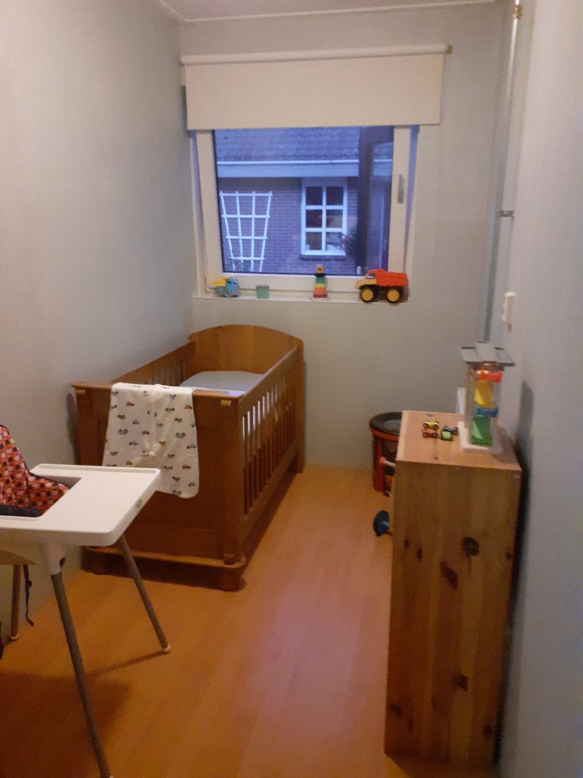 Foto 4 van babykamer meubels