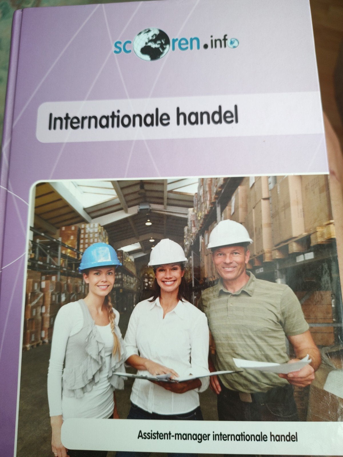 Internationale handel Assistent-manager, Ophalen of Verzenden, Zo goed als nieuw, MBO, Onbekend