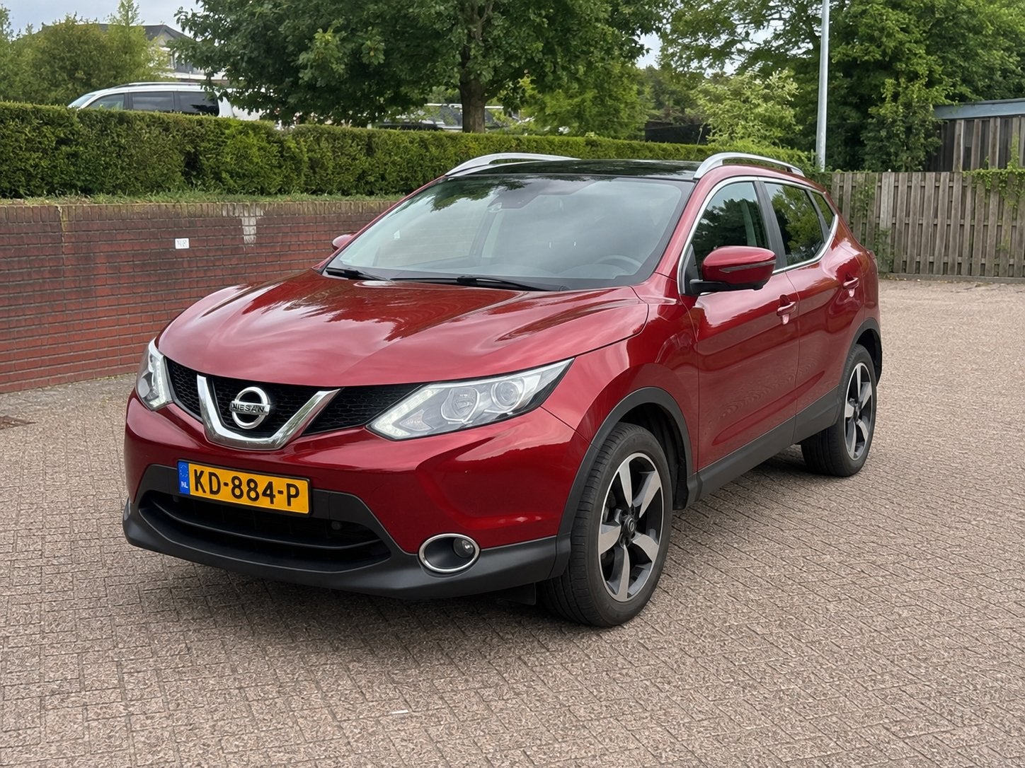 Nissan Qashqai 1.2 Dig-t 85KW 2WD CVT 2016 Rood, Auto's, Automaat, 680 kg, 4 cilinders, Origineel Nederlands