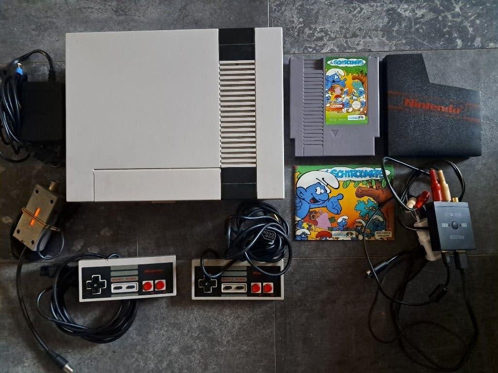 Nintendo NES als Nieuw! + 2 Controllers, Game & AV2HDMI, Ophalen of Verzenden, Zo goed als nieuw, Met 2 controllers, Met games