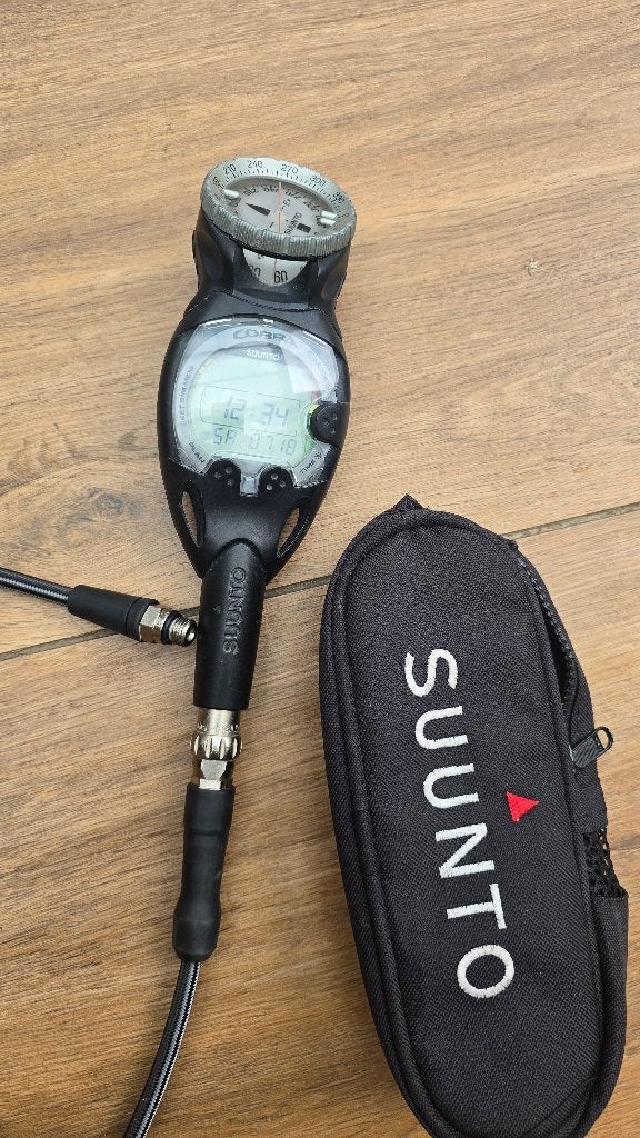 Suunto Cobra Duikcomputer met Kompas en nieuwe myflex slang, Watersport en Boten, Ophalen of Verzenden, Gebruikt, Duikcomputer