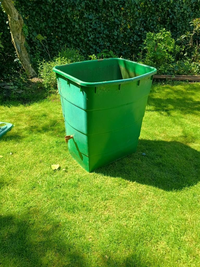Regenton, +- 275 liter, 150 liter of meer, Ophalen, Gebruikt, Kunststof