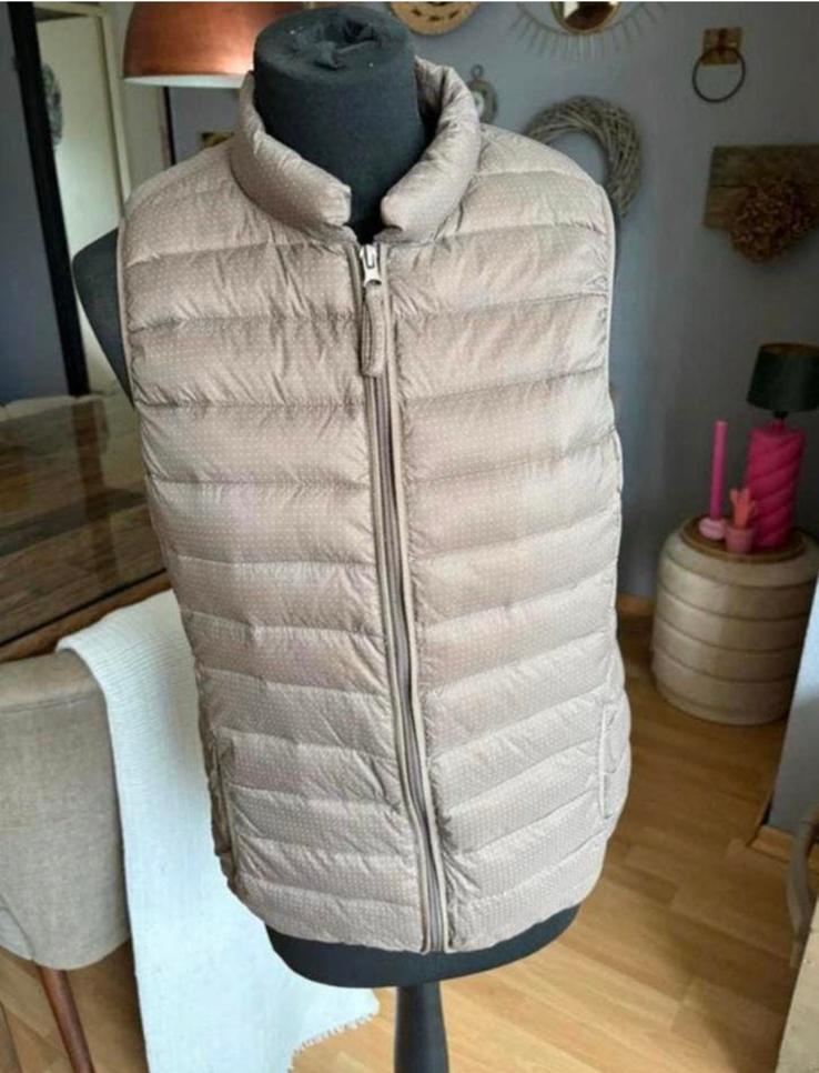 Opus Woody Dot mooie taupe bodywarmer mt 38 ZGAN, Kleding | Dames, Bodywarmers, Ophalen of Verzenden, Zo goed als nieuw, Maat 38/40 (M)