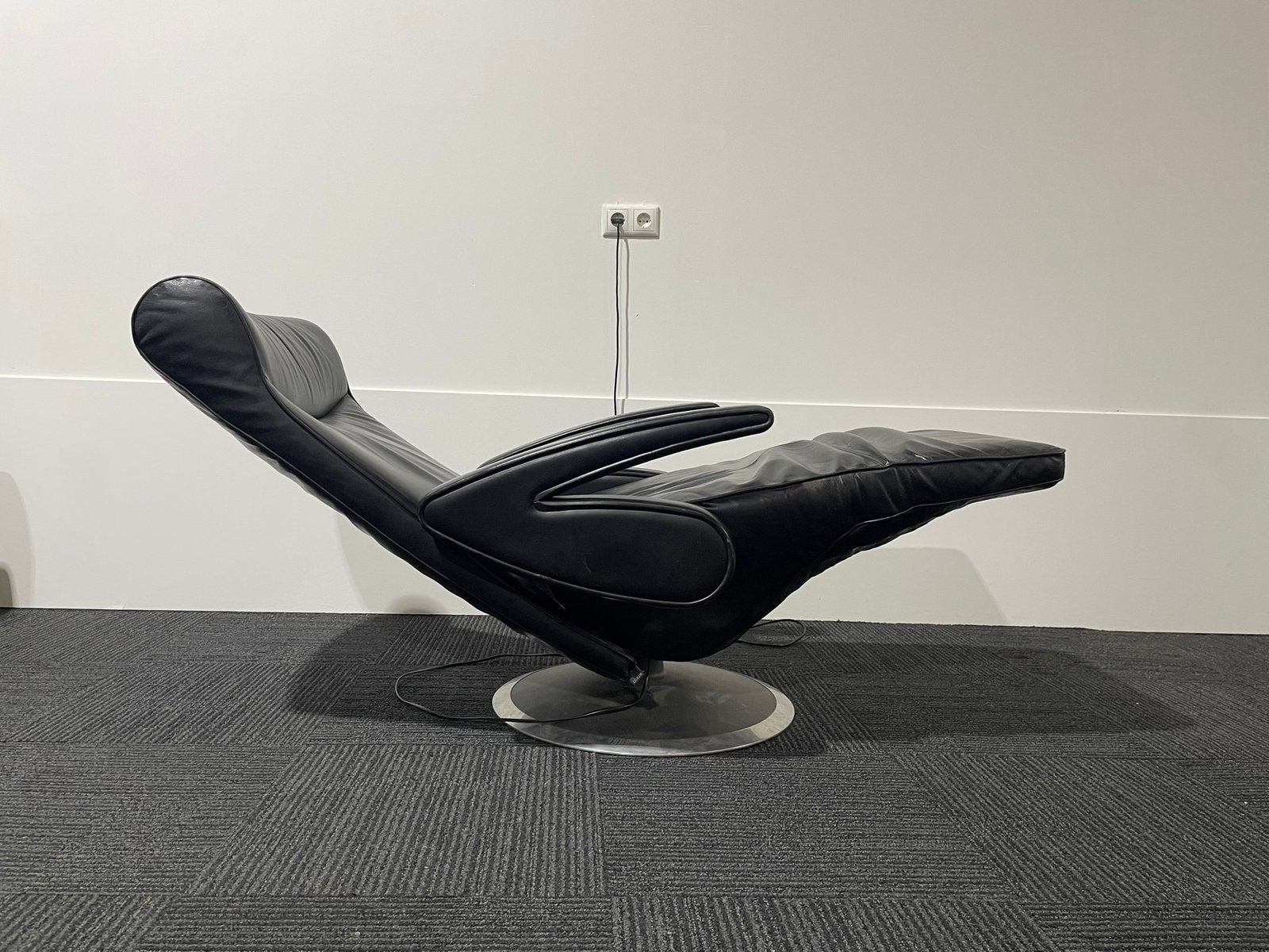 Leolux Helical Relaxfauteuil / relax stoel Zwart Leer, Huis en Inrichting, Ophalen, Zo goed als nieuw, 50 tot 75 cm, Leer