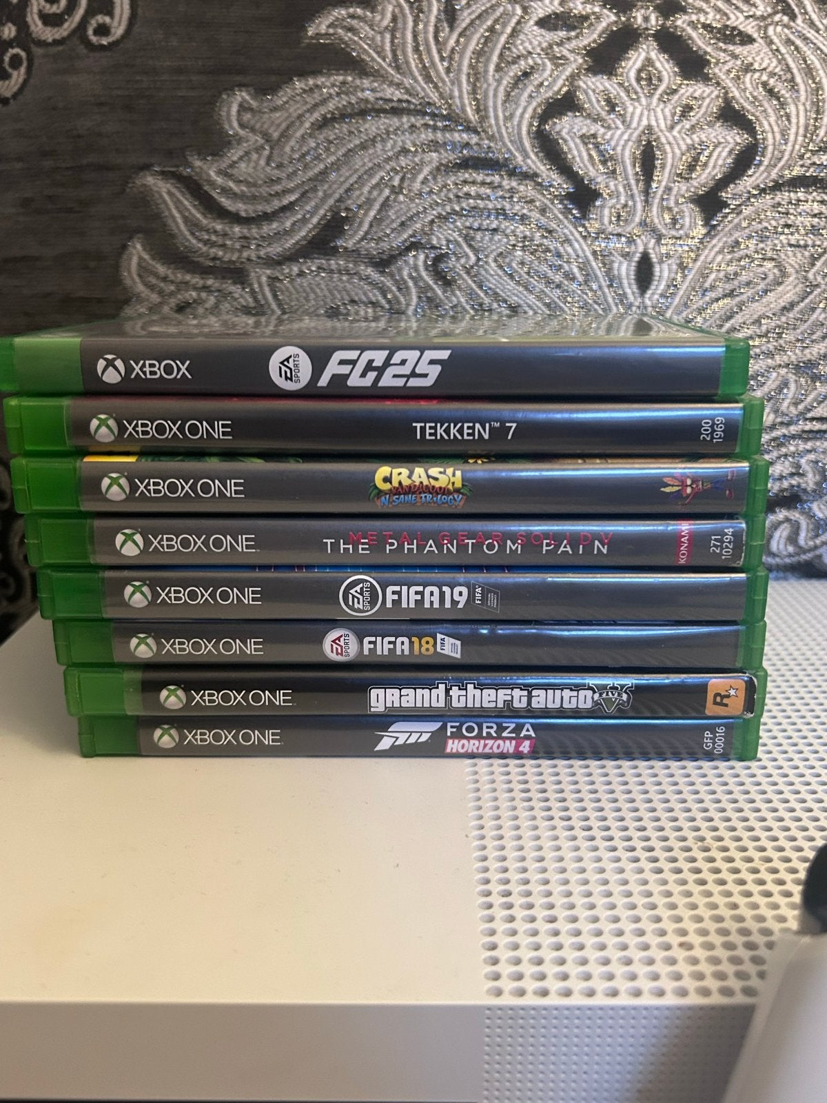 Xbox One S 2TB met games, controller en Thrustmaster T128, Spelcomputers en Games, Spelcomputers | Xbox One, Zo goed als nieuw