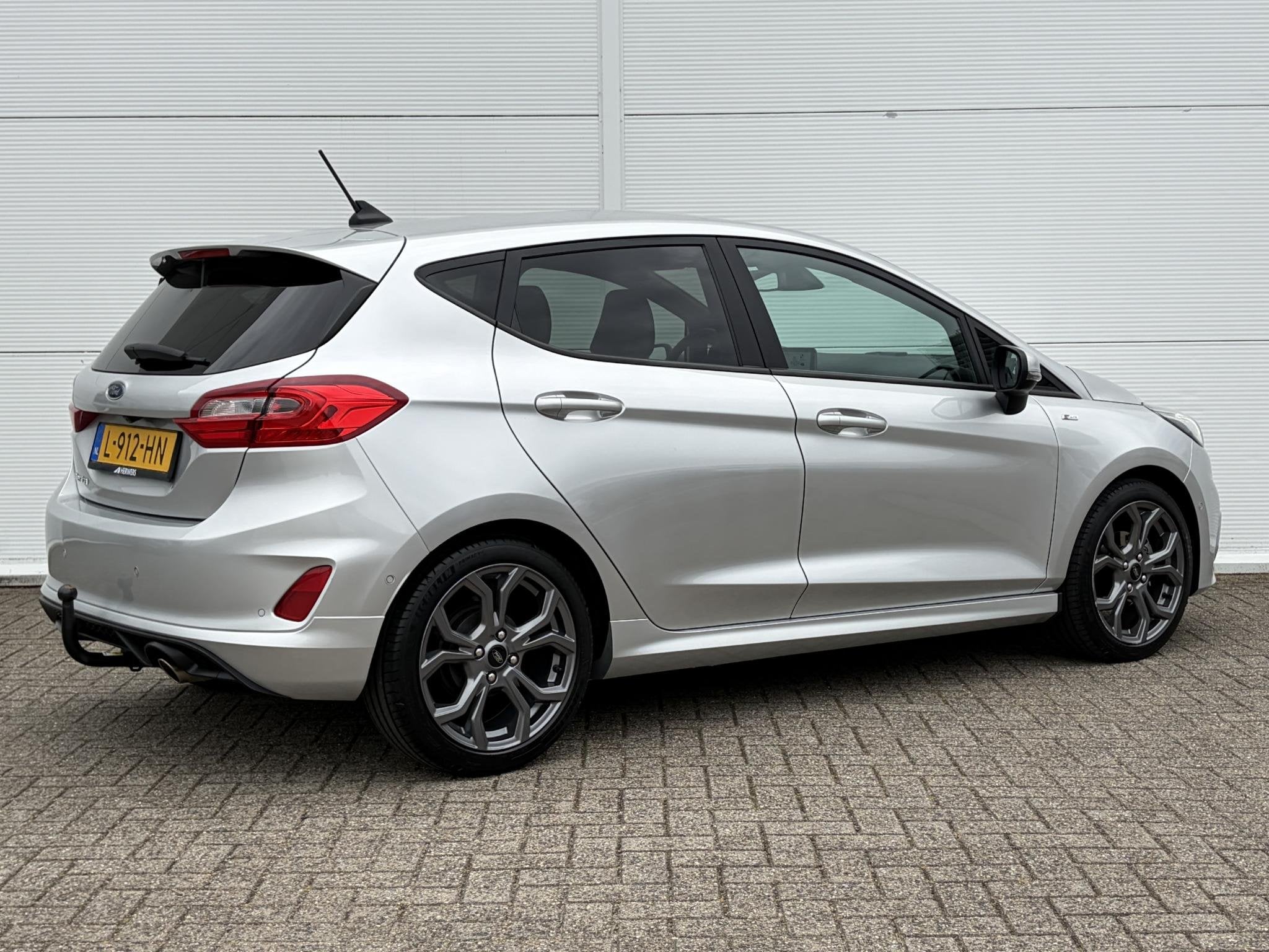 Ford Fiesta 1.0 EcoBoost ST-Line X / Trekhaak ( 1000 kg ) /, Voorwielaandrijving, Stof, Euro 6, 1064 kg