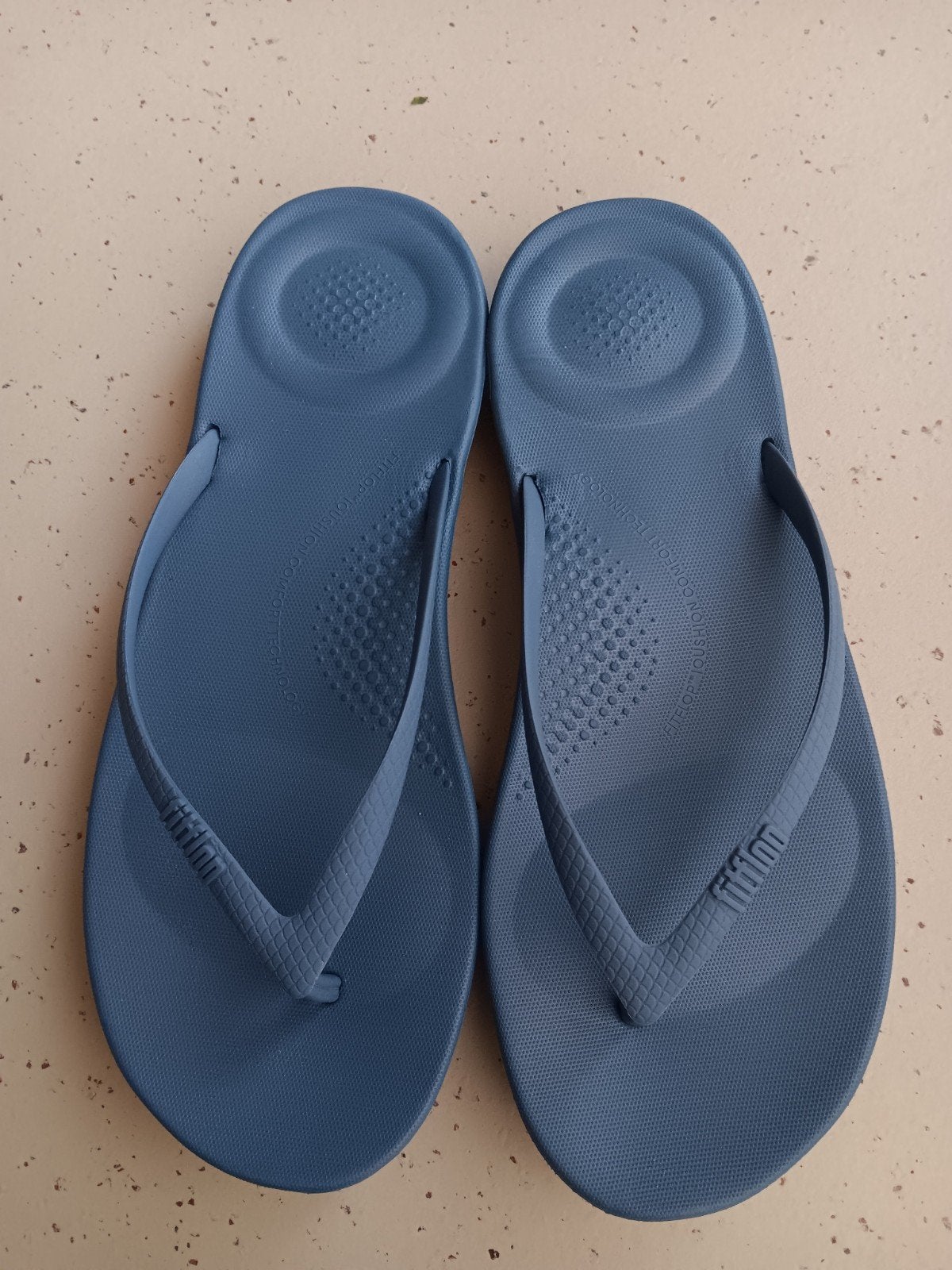 NEW Fitflop Iqushion 38 cosmic blue, Kleding | Dames, Schoenen, Slippers, Blauw, Nieuw, Ophalen of Verzenden