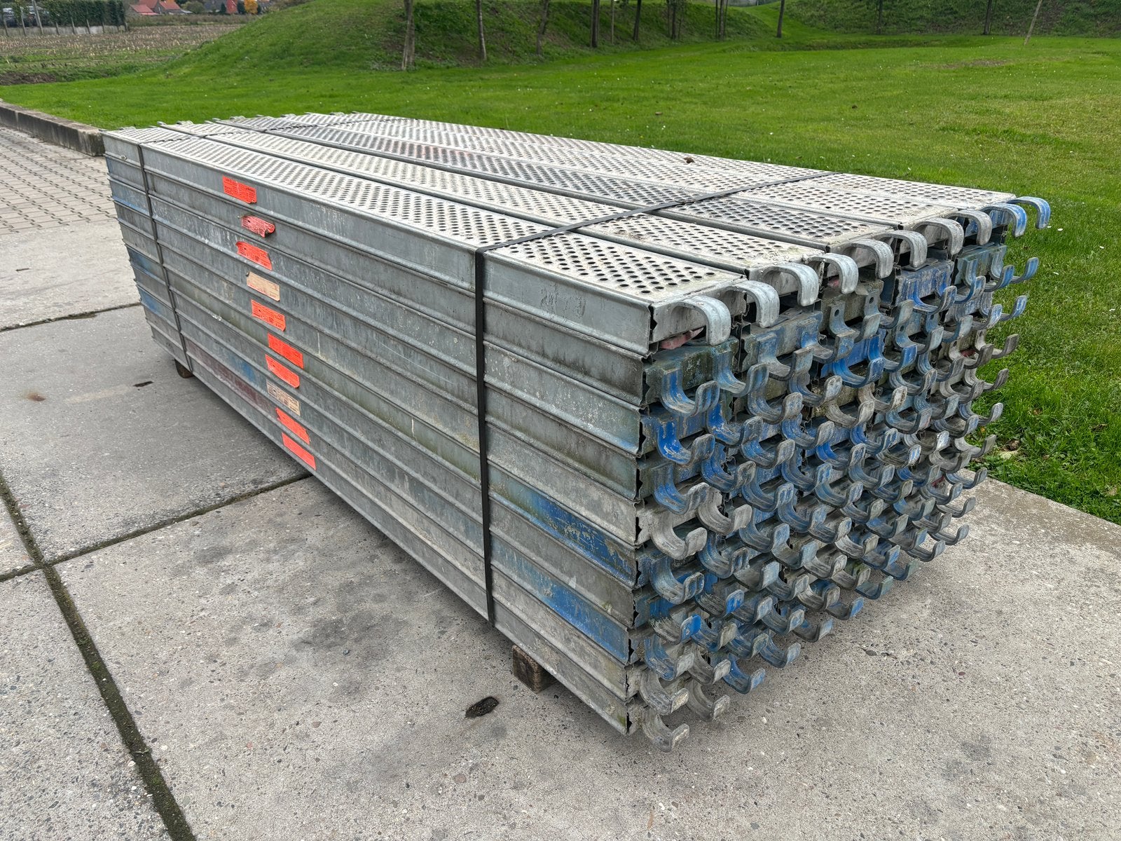 Layher Allround stalen vlonder / roosters 0.19x2.57m, Ophalen, Gebruikt, Overige typen, 5 meter of hoger