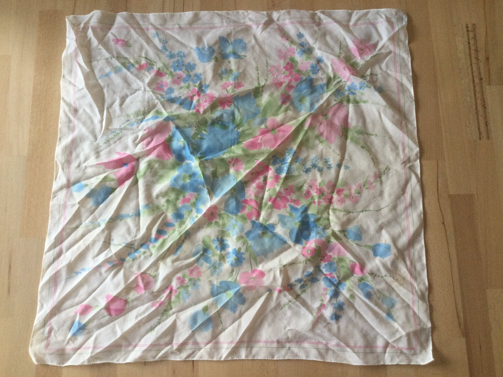Sjaal crème 64x64cm foto 1, Ophalen of Verzenden, Zo goed als nieuw, Sjaal
