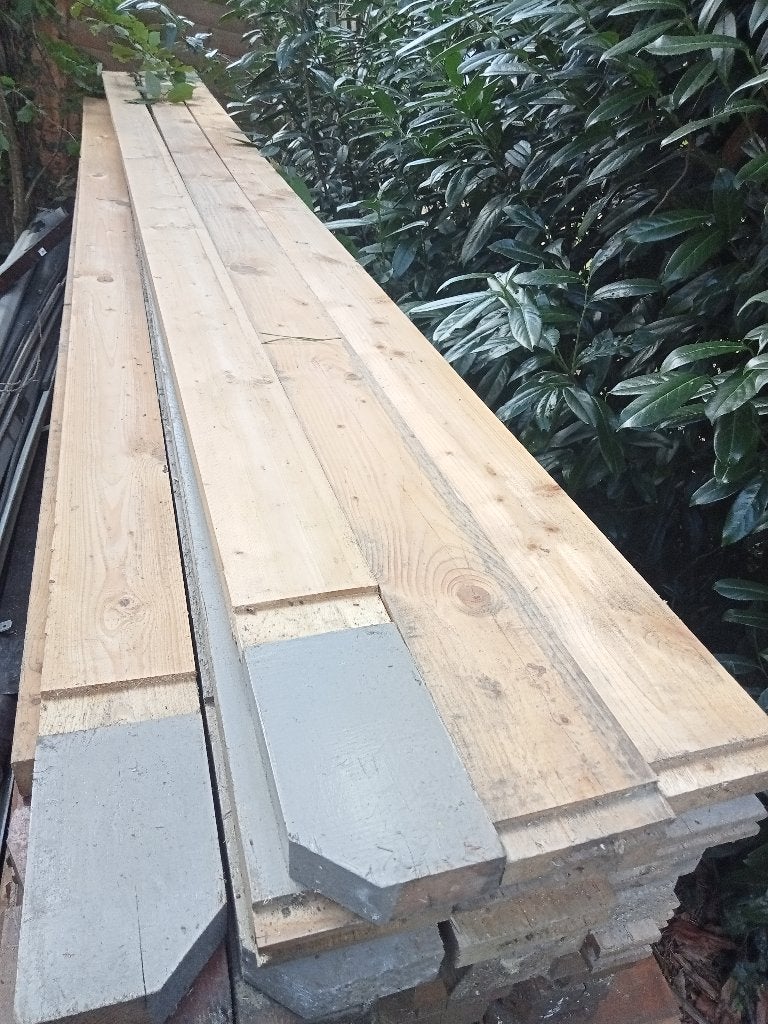 79 HOUTEN PLANKEN BALKEN HOUT 4,5 KWALITATIEF BLOKHUTPROFIEL, Doe-het-zelf en Verbouw, Hout en Planken, Ophalen, Gebruikt, 25 tot 50 mm