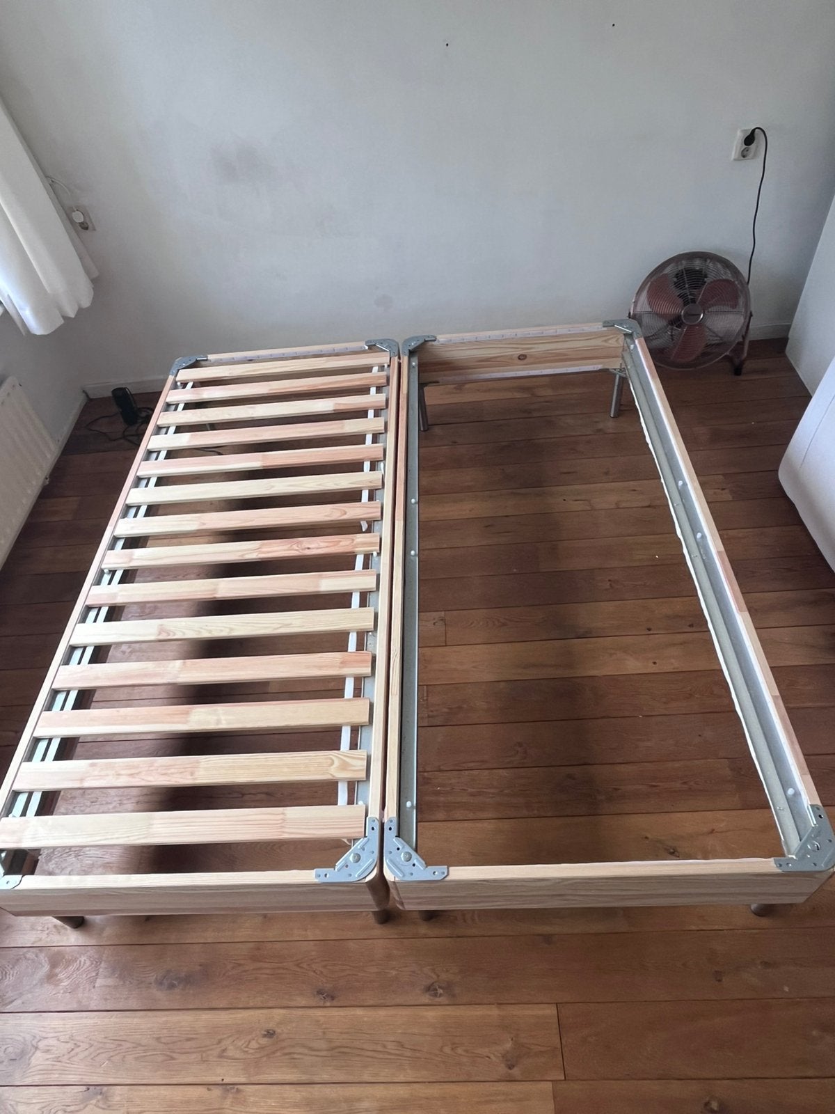 Espevår onderstel bed, 2 hoezen en 1 lattenbodem, Huis en Inrichting, Slaapkamer | Bedden, Ophalen, Gebruikt, Tweepersoons, 200 cm
