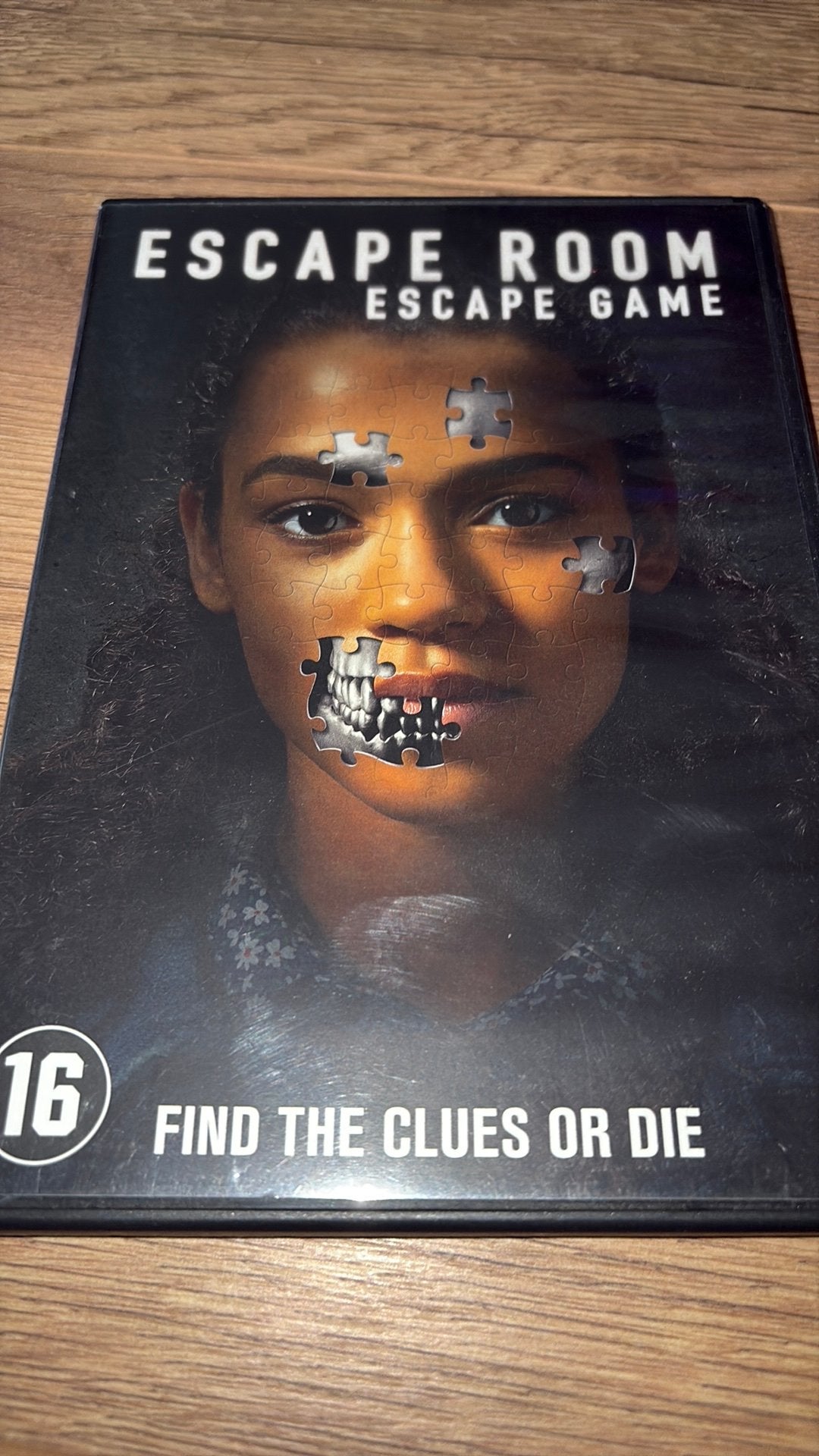 Escape Room / Game met Taylor Russell en Logan Miller., Vanaf 16 jaar, Ophalen of Verzenden, Zo goed als nieuw, Actiethriller