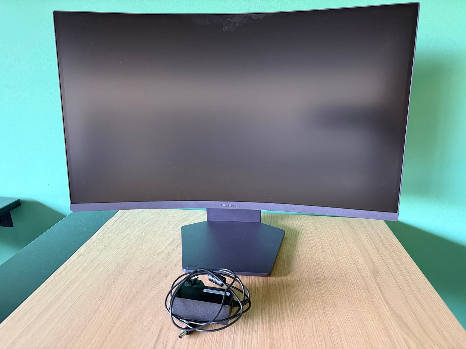 LG UltraGear 27GS60QC-B Curved Gaming Monitor, Computers en Software, Monitoren, -, Curved, -, VA