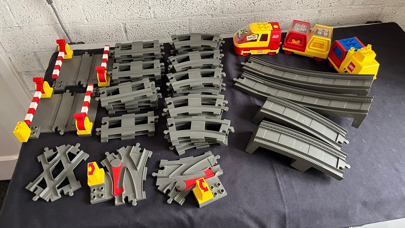 Duplo electrische trein met veel rails, Kinderen en Baby's, Ophalen, Zo goed als nieuw, Duplo