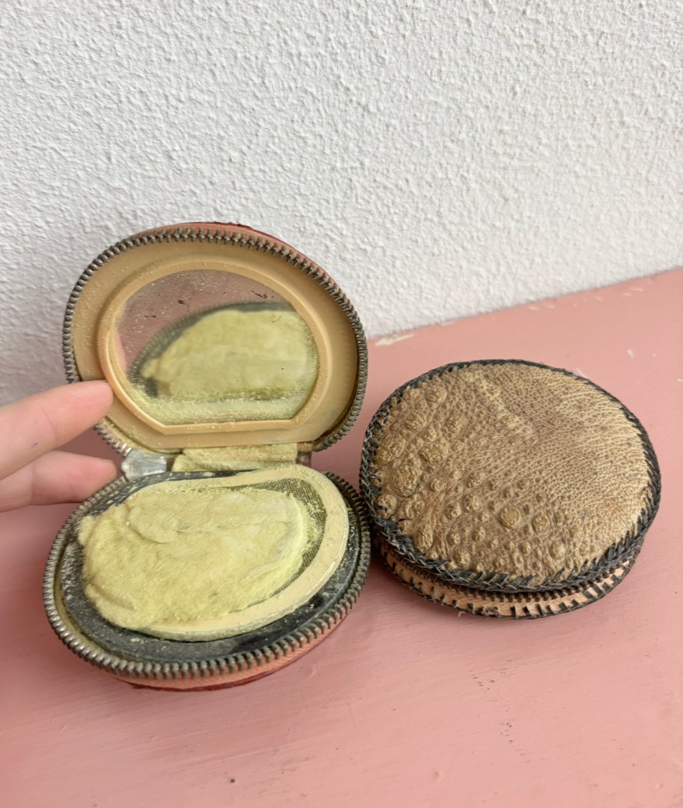 Vintage brocante poederdoos, Sieraden, Tassen en Uiterlijk, Uiterlijk | Cosmetica en Make-up, Ophalen of Verzenden, Zo goed als nieuw