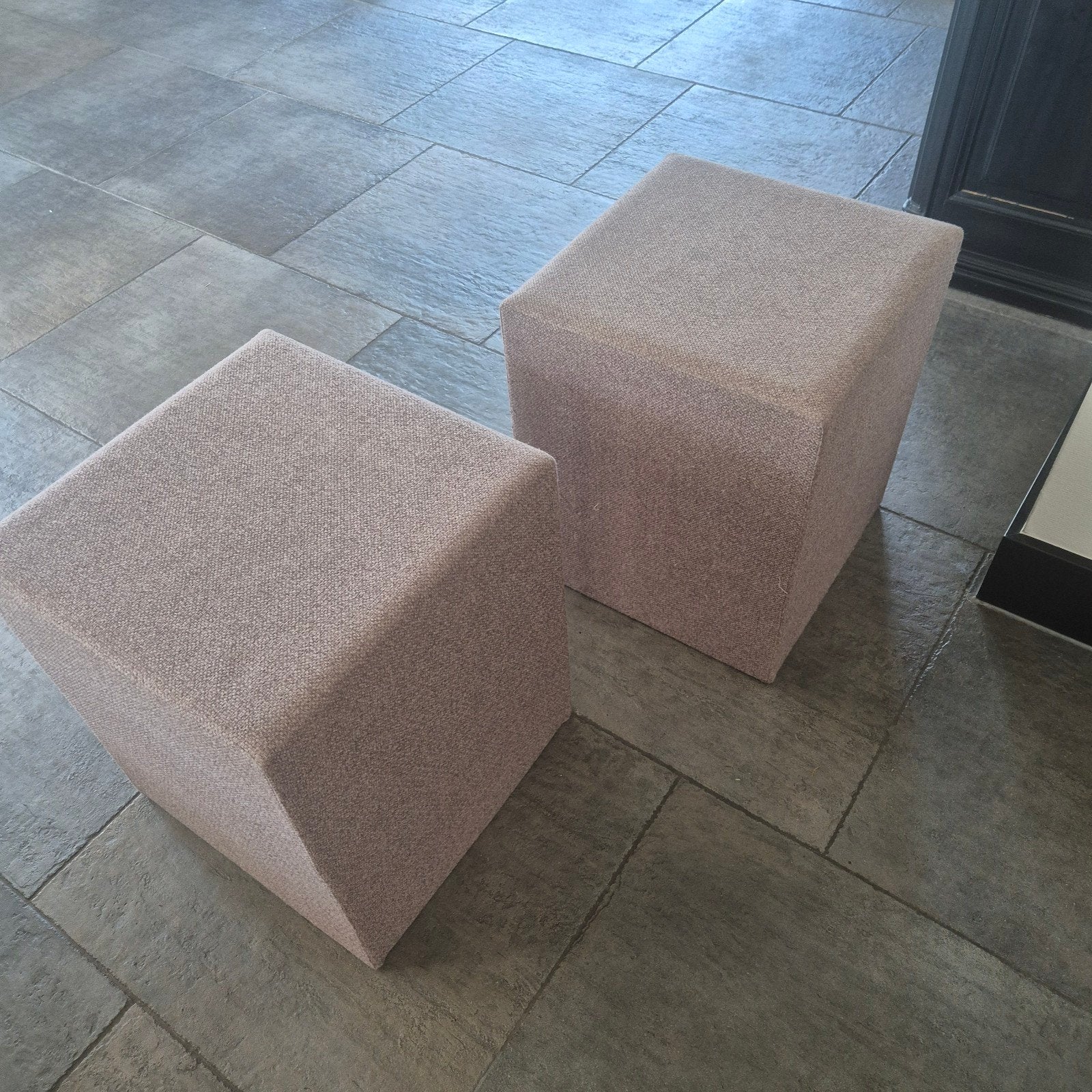 2 x stevige poefjes, Ophalen, Rond