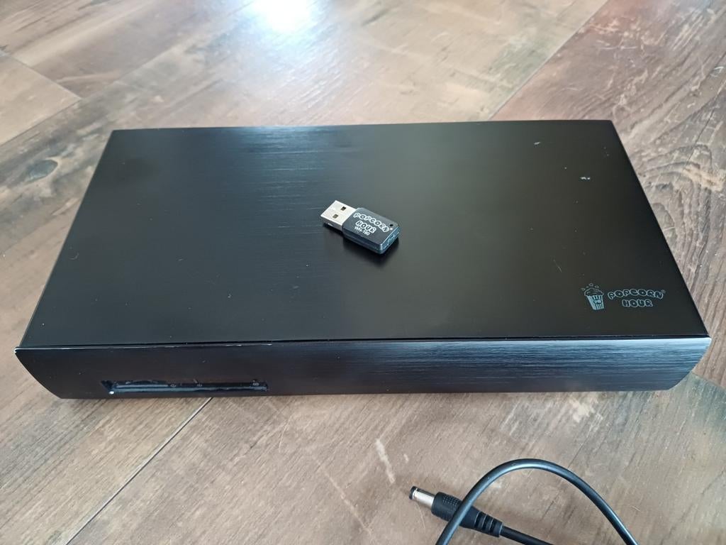 Popcorn Hour A300 compleet met wifi-dongle en adapter, Ophalen of Verzenden