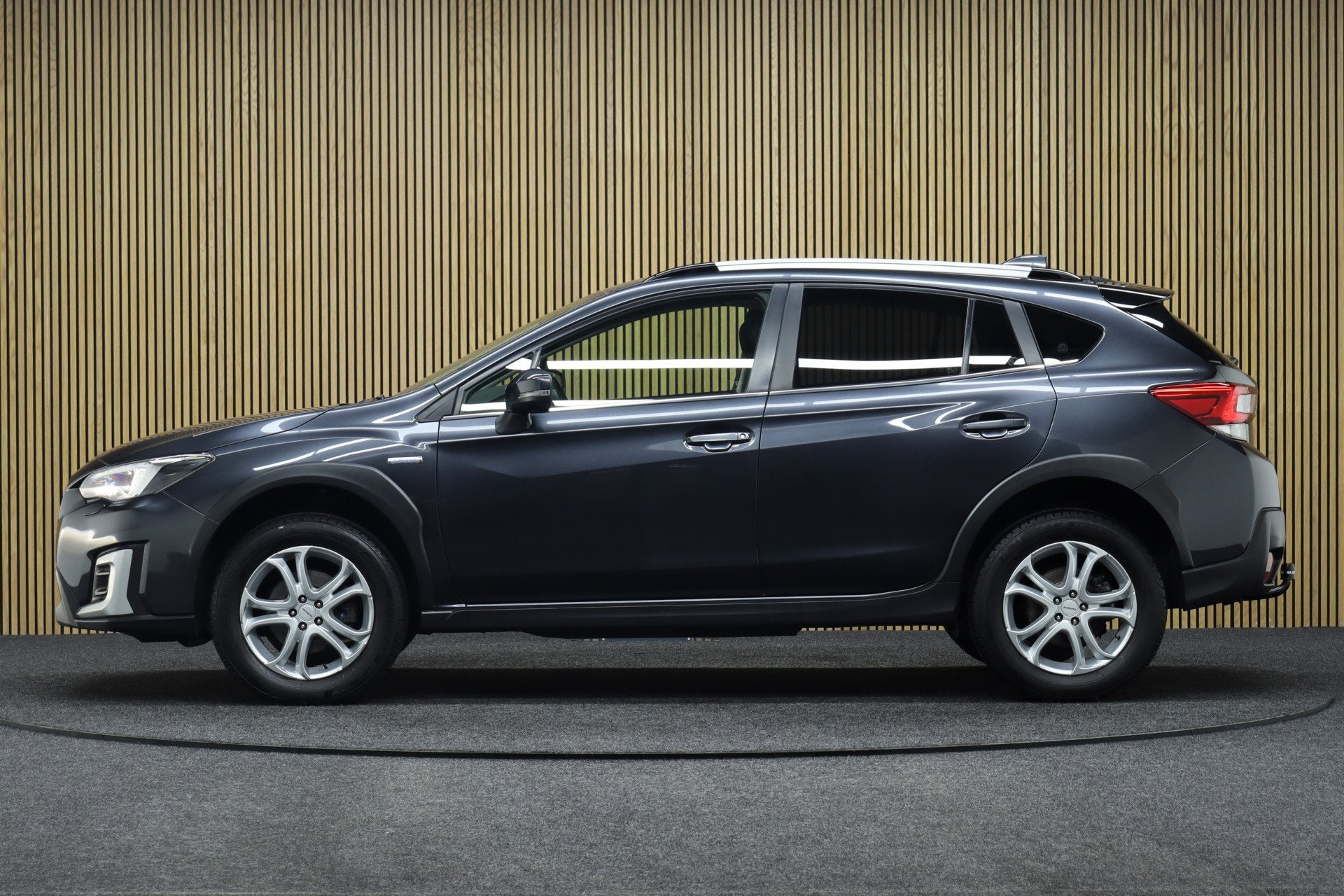 Subaru XV 2.0i e-BOXER Luxury AWD | Adaptive-cruise | Trekha, Auto's, 12 maanden, Zwart, 4 cilinders, Origineel Nederlands