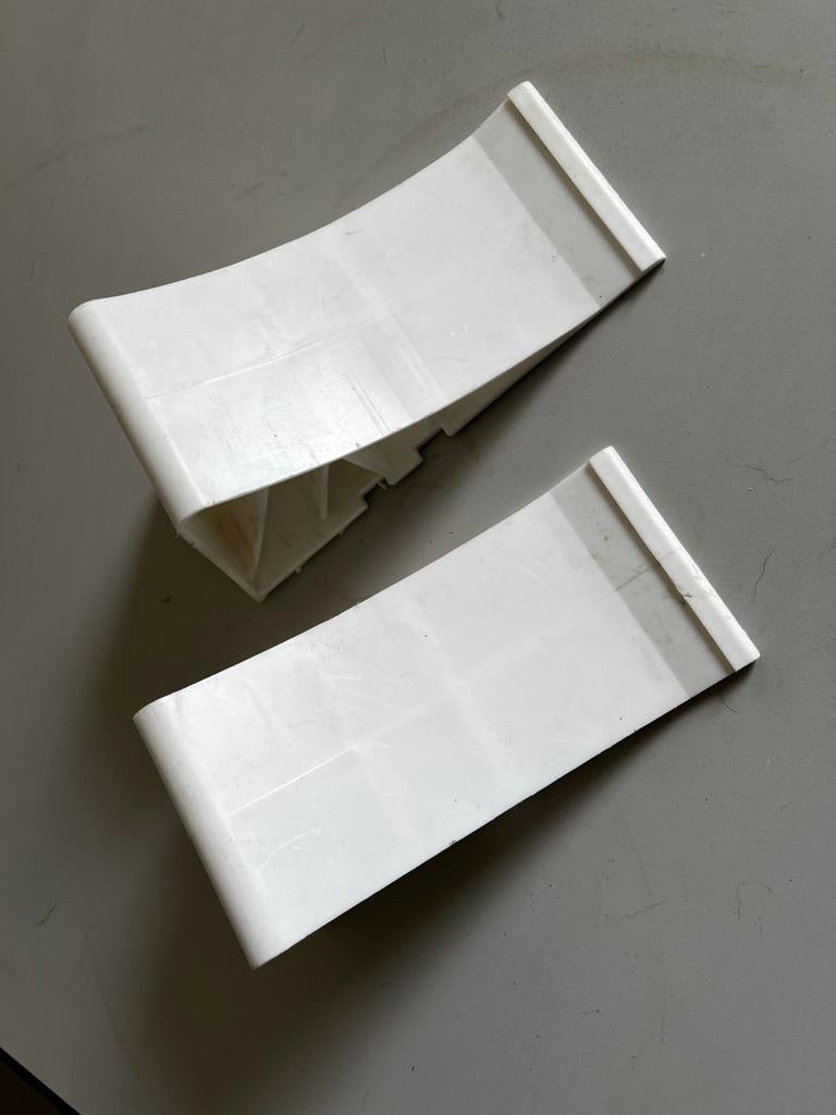 Witte kunststof wielkeggen (2 stuks), Ophalen, Gebruikt