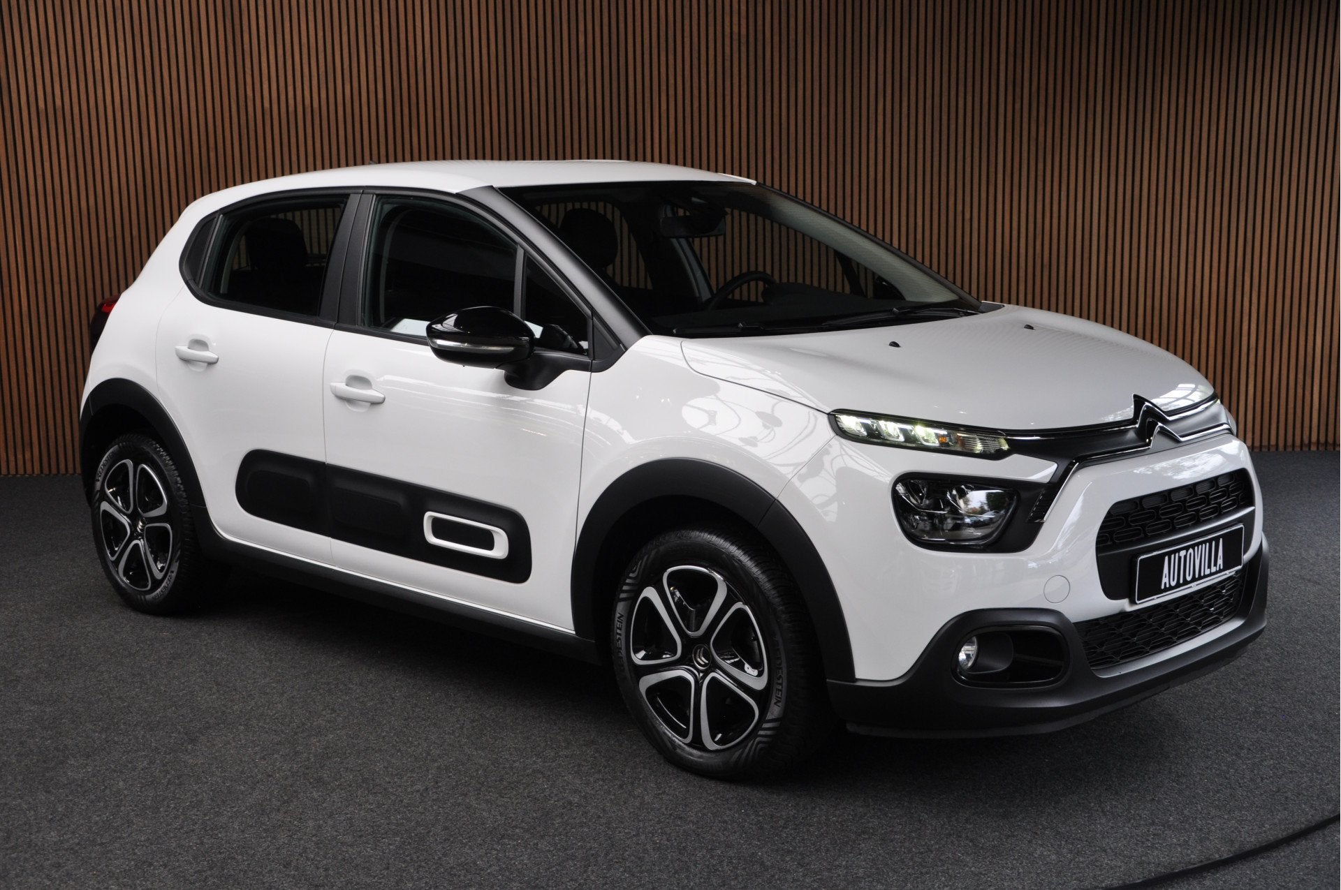 Citroën C3 1.2 Climate Stoel verwarming Navi PDC LM velgen, Voorwielaandrijving, 83 pk, Stof, Gebruikt