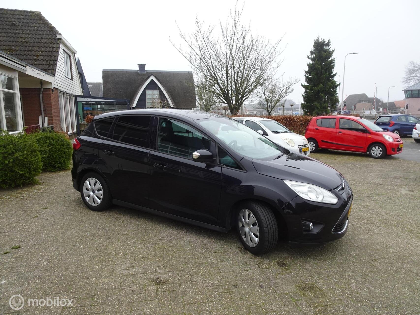 Ford C-Max NIEUWE REVISIE MOTOR BIJ 115476 KM 1.0 Titanium, Auto's, Voorwielaandrijving, Euro 5, Gebruikt, Zwart