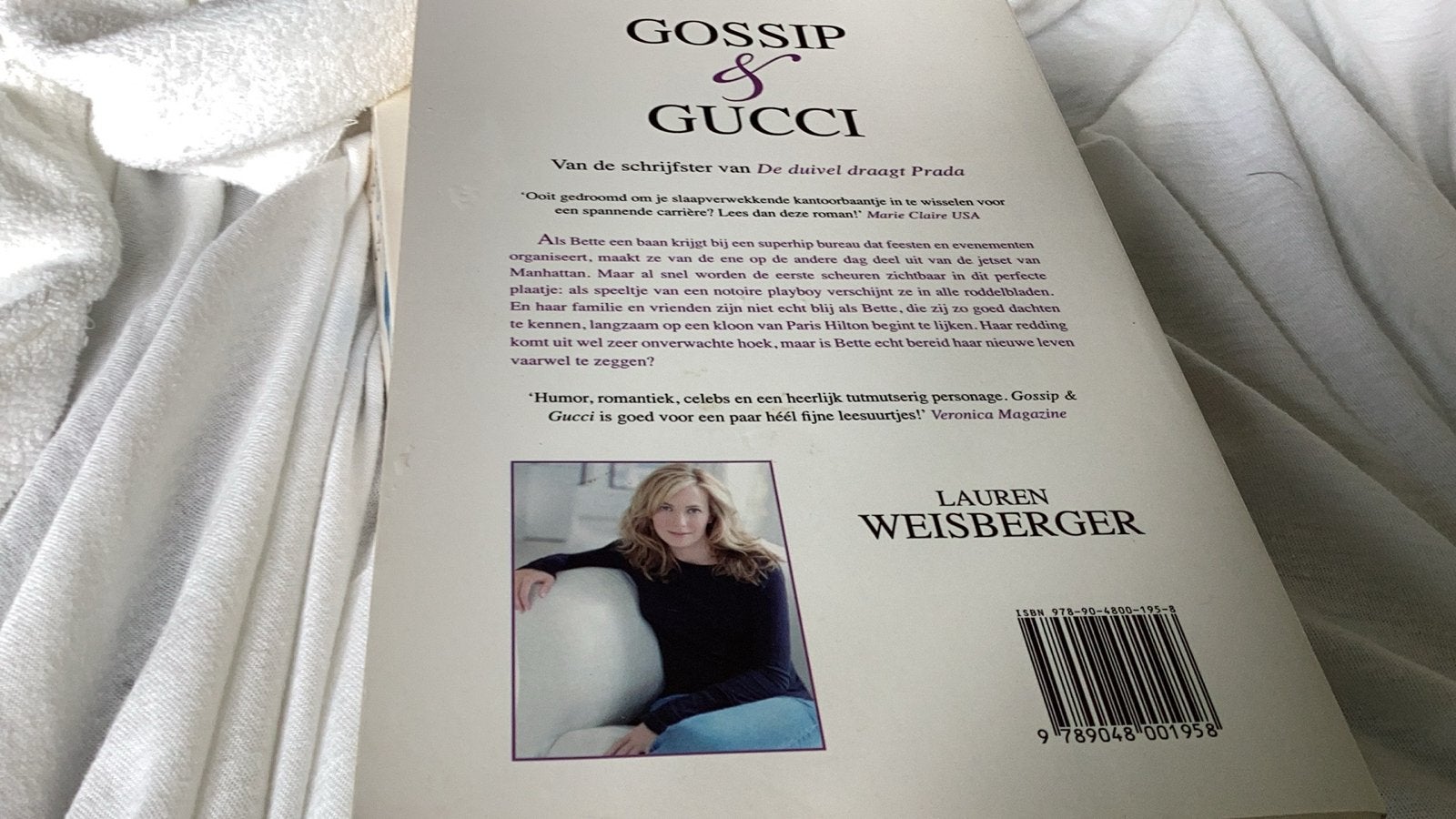 Gossip & Gucci - Lauren Weisberger (De duivel draagt Prada), Ophalen of Verzenden, Zo goed als nieuw, Nederland