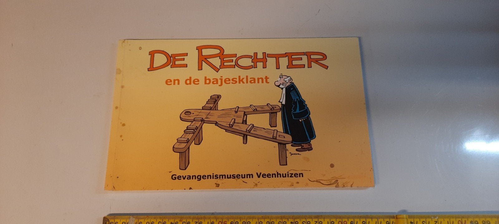 De Rechter en de bajesklant - Jesse van Muylwijck, Boeken, Ophalen of Verzenden, Gelezen