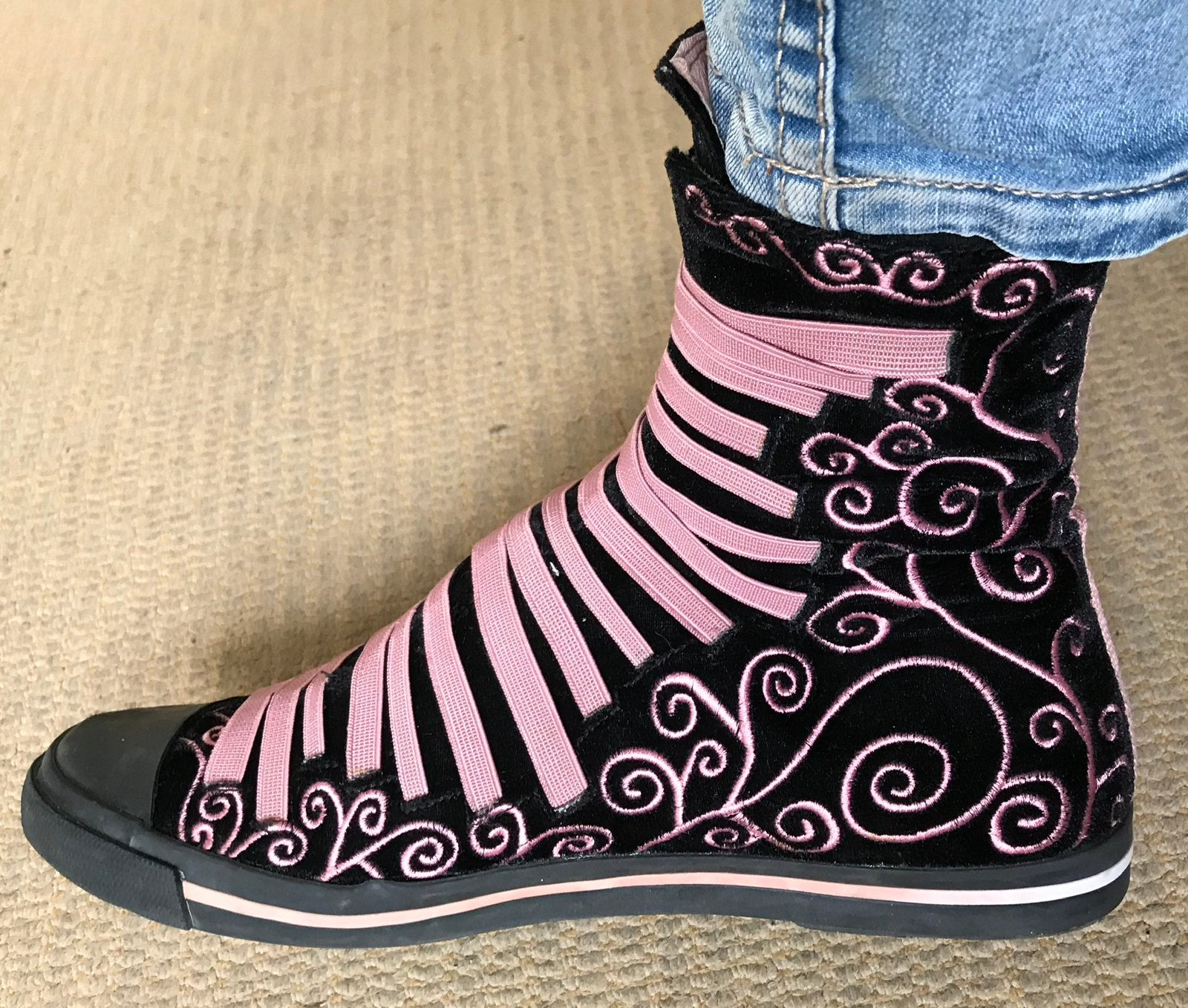 RAS hoge sneakers zwart fluweel roze a la Converse maat 40, Zwart, Ophalen of Verzenden, Sneakers of Gympen, Zo goed als nieuw