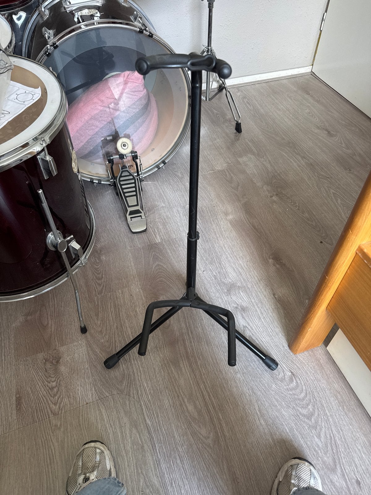 Zwart gitaarstatief, Ophalen of Verzenden, Gebruikt, Instrumentstandaard, Gitaar