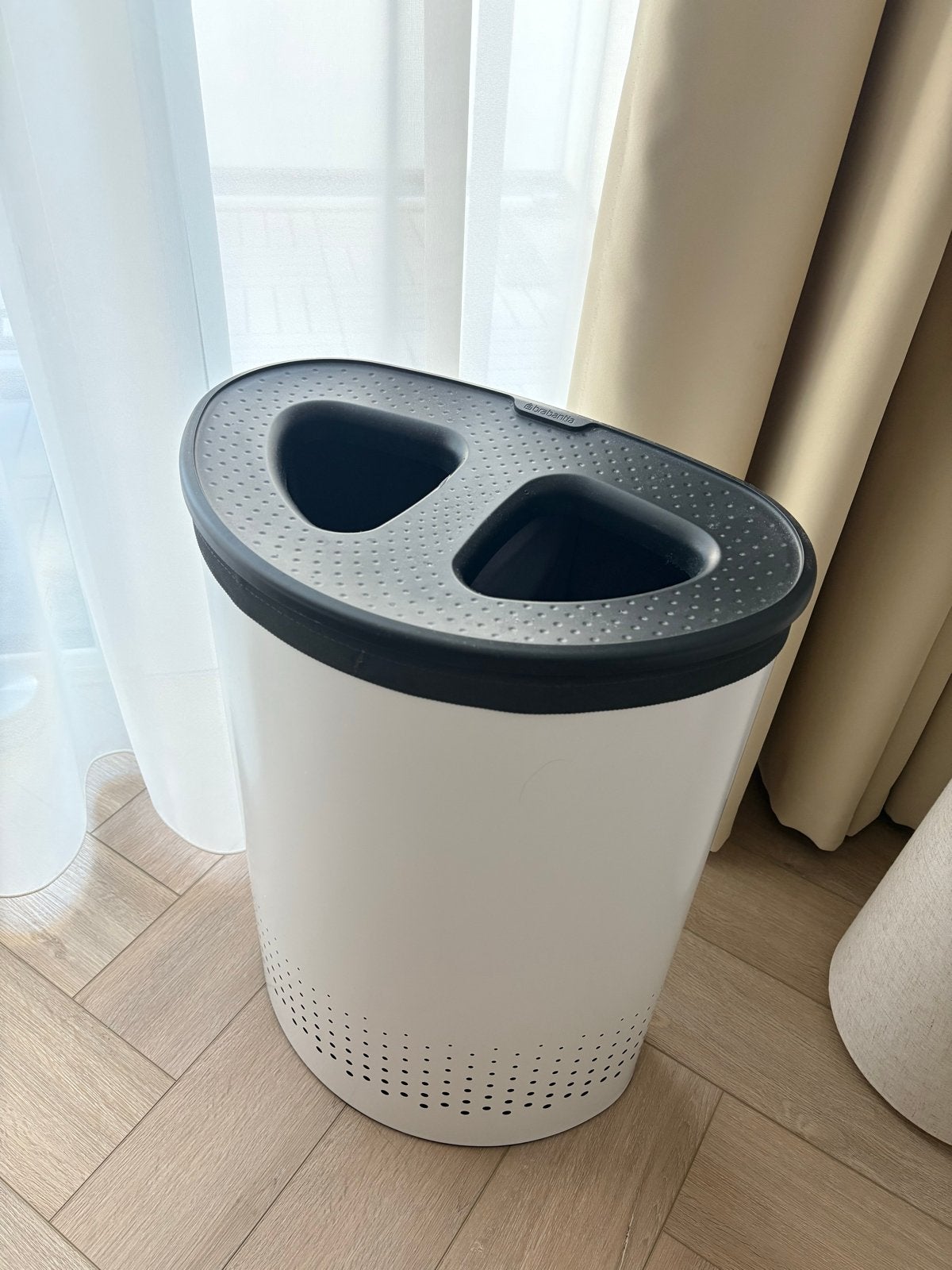 Brabantia Wasmand met Deksel - 55L - Wit/Donkergrijs Duo, Ophalen, Kunststof, Gebruikt, Met deksel