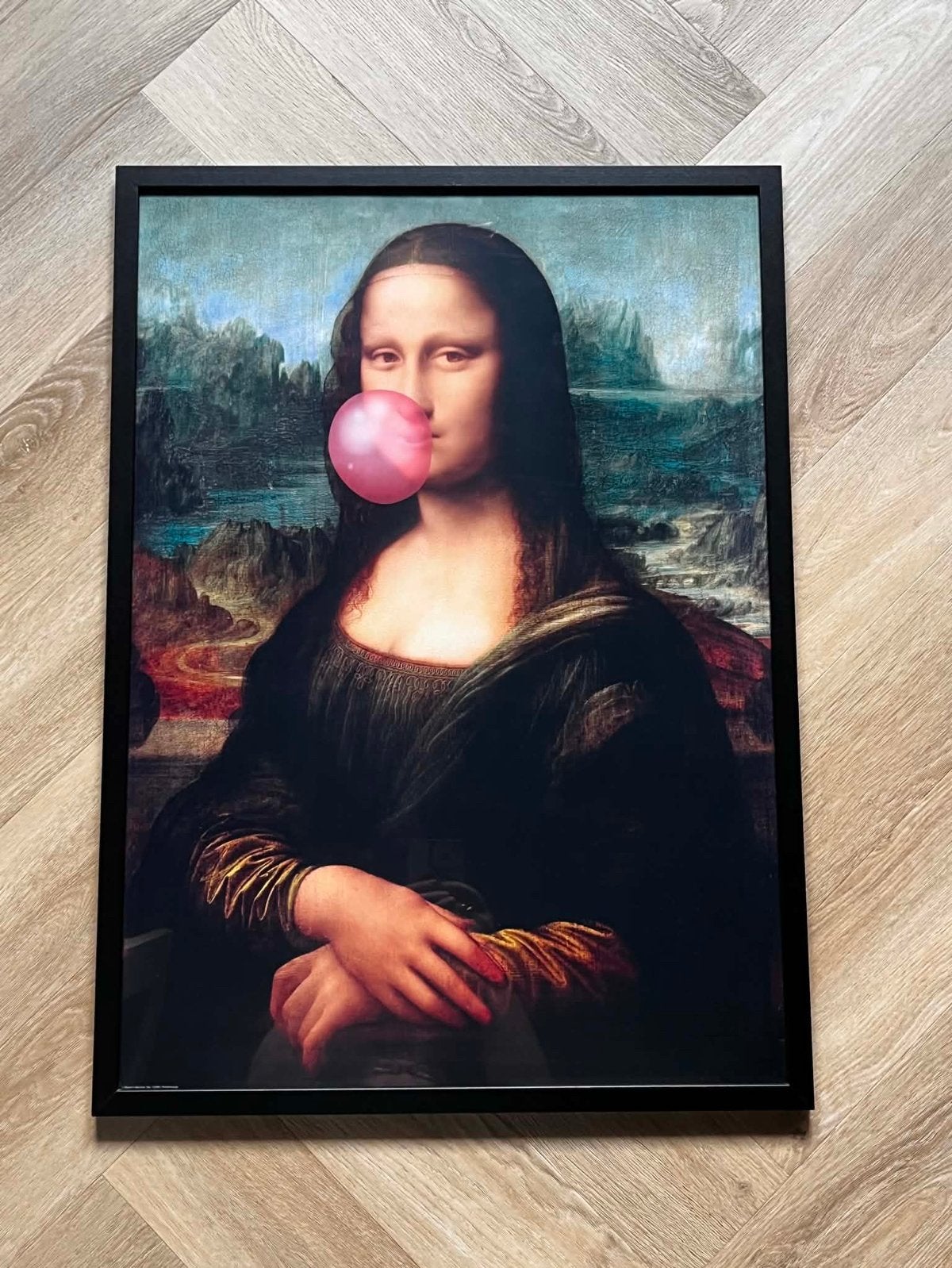 Mona Lisa met kauwgum - Modern Pop Art Schilderij 70x50, Ophalen, Papier/karton, Ingelijst, Print