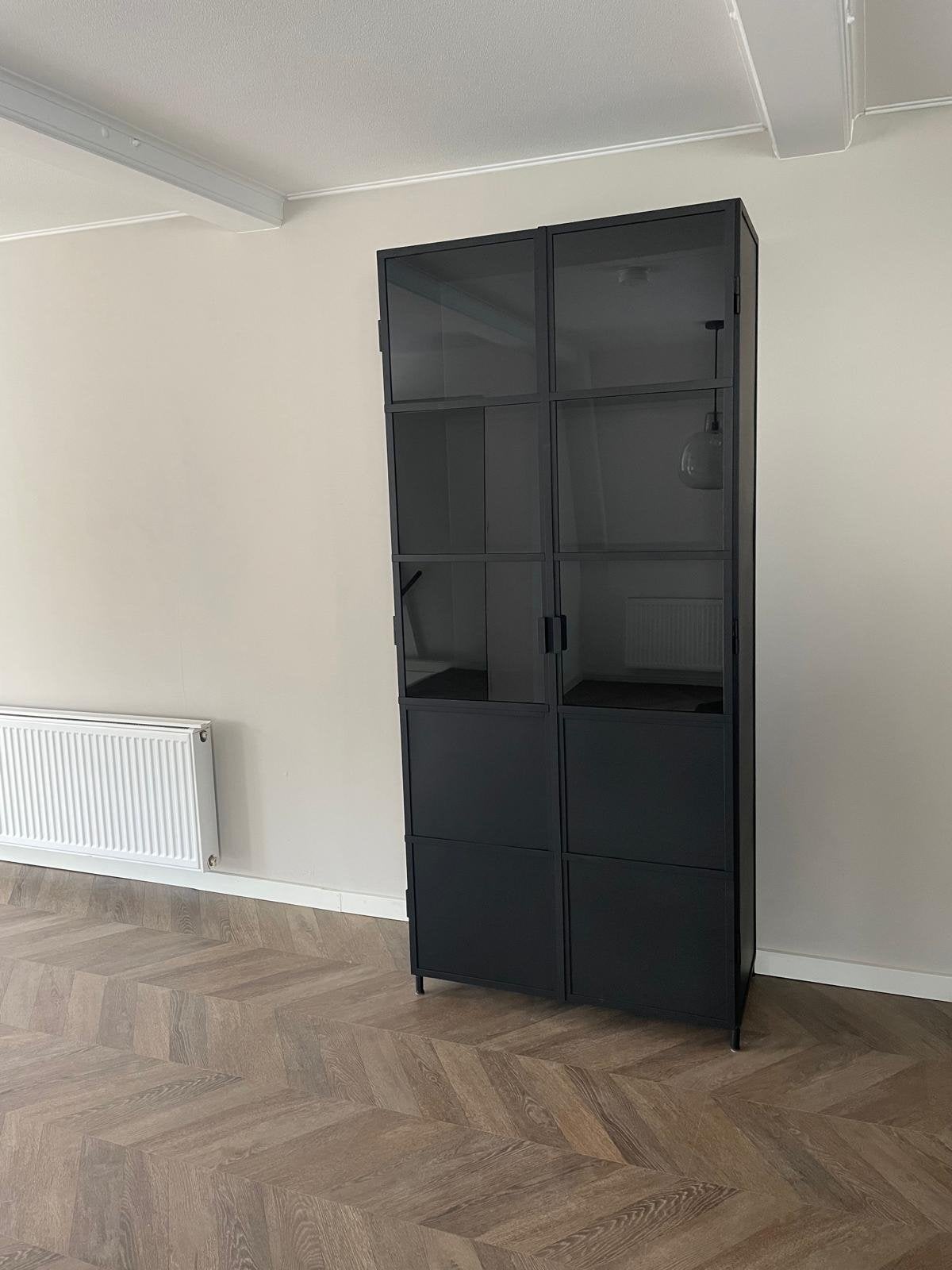 Zwarte vitrinekast met glazen deuren - 200x90x40 cm