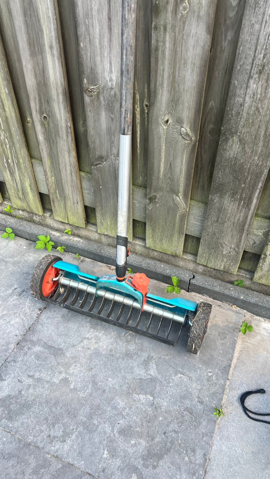 Verticuteerroller met steel, Ophalen of Verzenden, Zo goed als nieuw