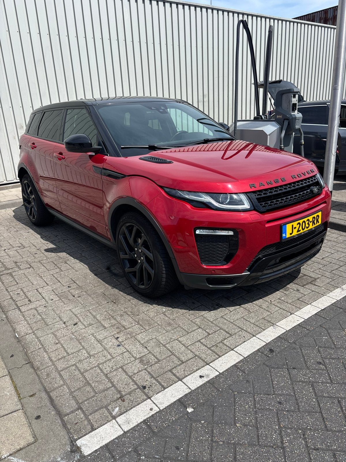 Land Rover Range Rover Evoque 2.0 TD4 4WD AUT 2017 Rood, Automaat, Zwart, 2000 kg, Bedrijf