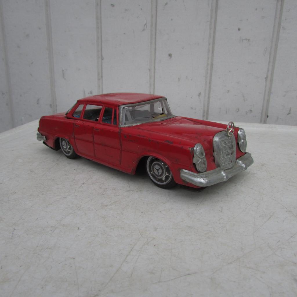 Blikken Mercedes made in Japan, Antiek en Kunst, Antiek | Speelgoed, Ophalen of Verzenden