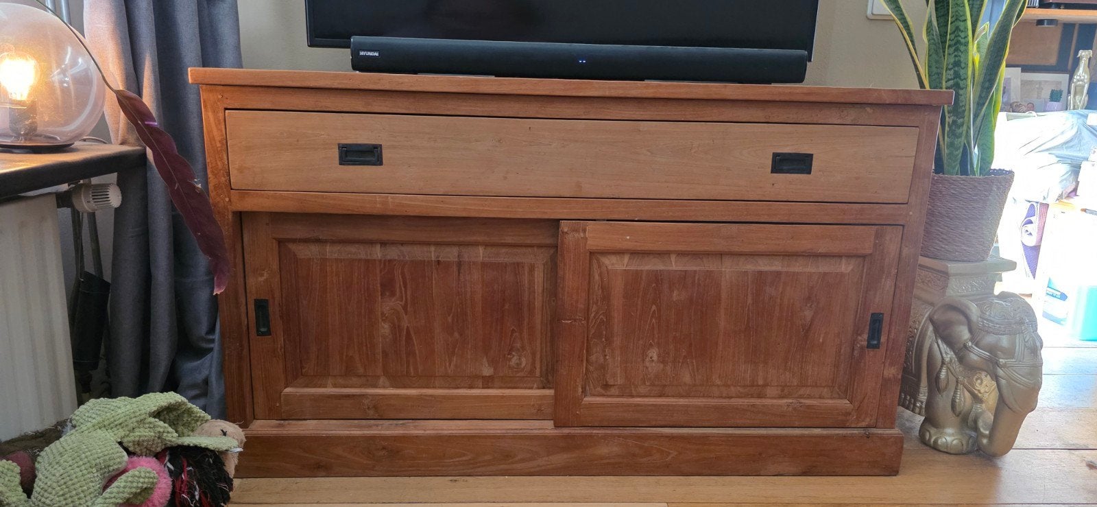 Teakhouten TV-kast met kleplade en schuifdeuren, Ophalen, Gebruikt, 100 tot 150 cm, Teakhout