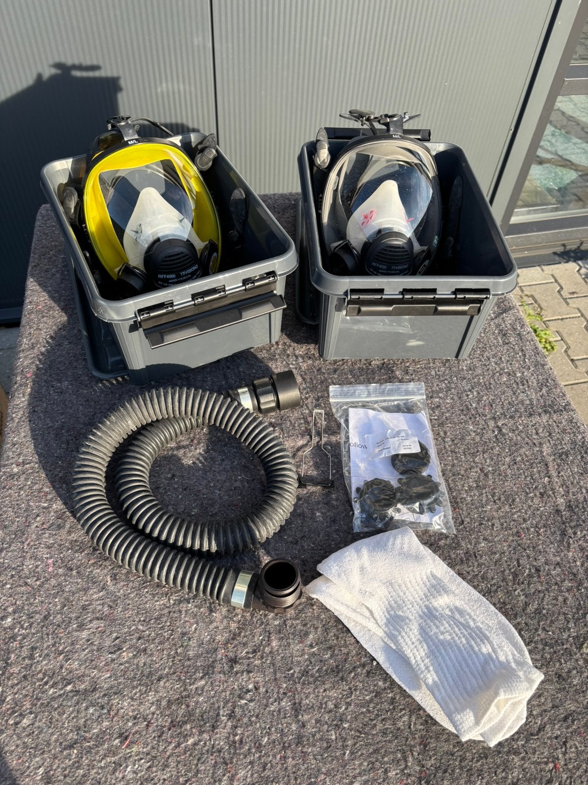 2x Scott Safety Vision 2 RFF4000 volgelaatsmasker + koffers, Doe-het-zelf en Verbouw, Adembescherming, Ophalen, Zo goed als nieuw