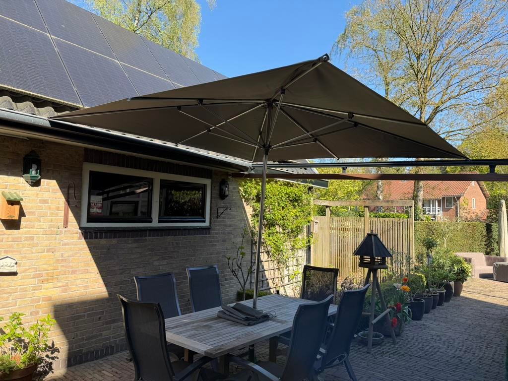 Prachtige Borek parasol, overbodig door terrasoverkapping, Kantelbaar, 2 tot 3 meter, Ophalen of Verzenden, Zweefparasol