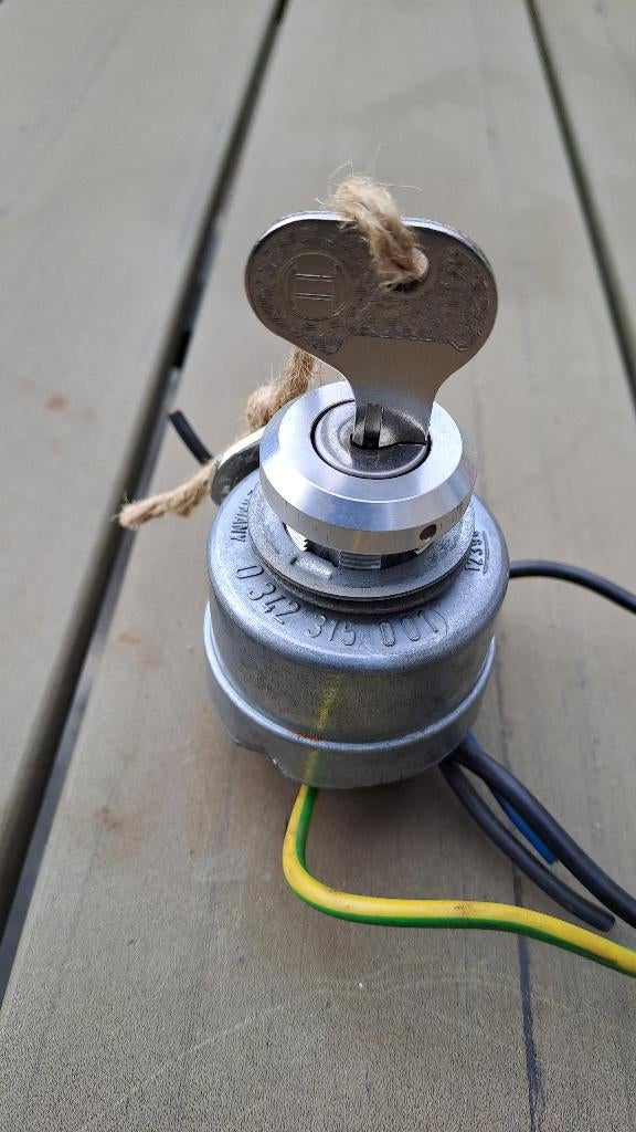 Startslot 5-Polig (12V/24V)  met Gloeistand + 2 Sleutels, Ophalen, Zo goed als nieuw, Motor en Techniek