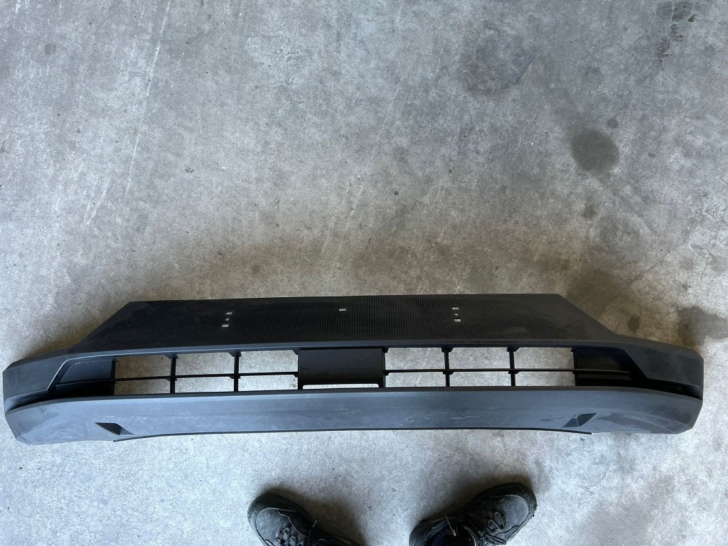 voorbumper ex30 spoiler 860003632 2023+, Gebruikt, Voor, Volvo, Volvo