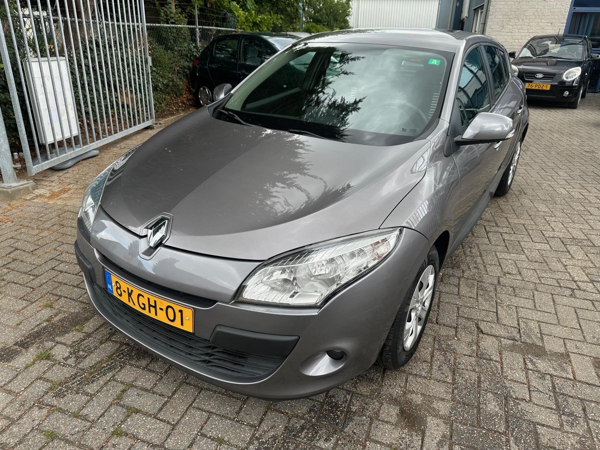 Renault Mégane 1.6 Expression, navi, trekhaak, APK 02/27, Voorwielaandrijving, Euro 5, Gebruikt, Zwart
